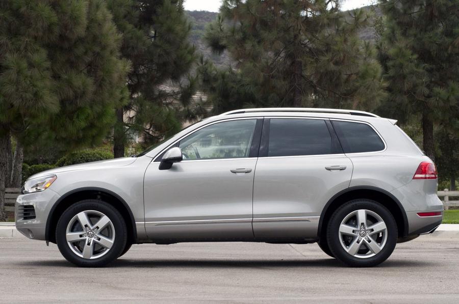  Volkswagen Touareg Hybrid 2012 года  (фото 9 из 42)